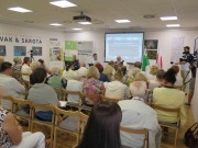 Pligrandigu la foton Nacia Legado en Esperanto 2018
